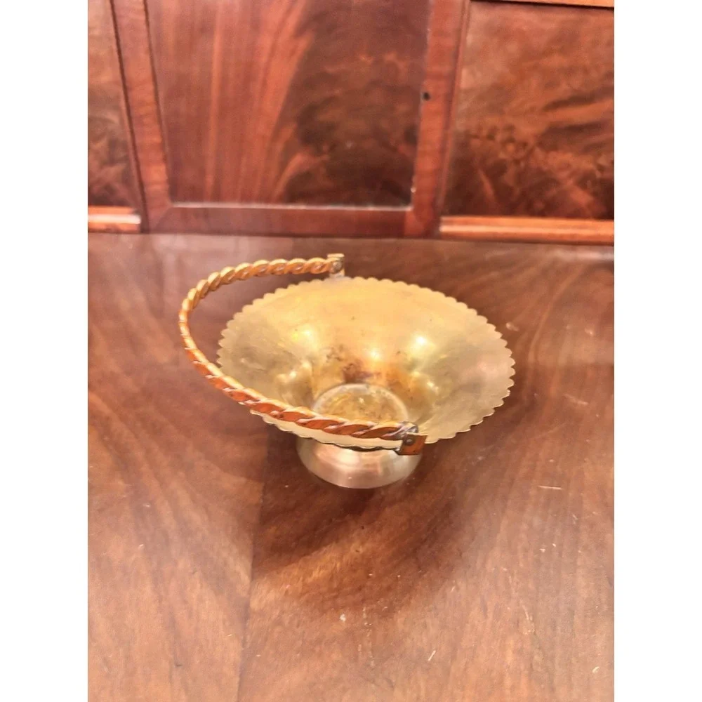 Vintage Solid Brass Basket Bowl Twisted Handle Scalloped Edge Pedestal